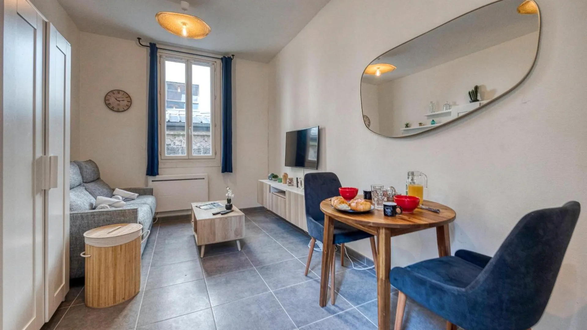 Le Peri - Gare - Centre Ville Grenoble 0*,  France
